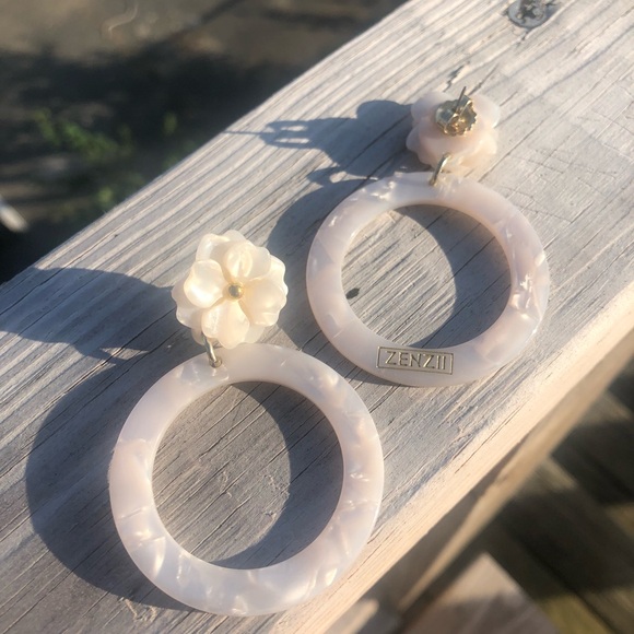 Zenzii Earrings - Picture 3 of 6